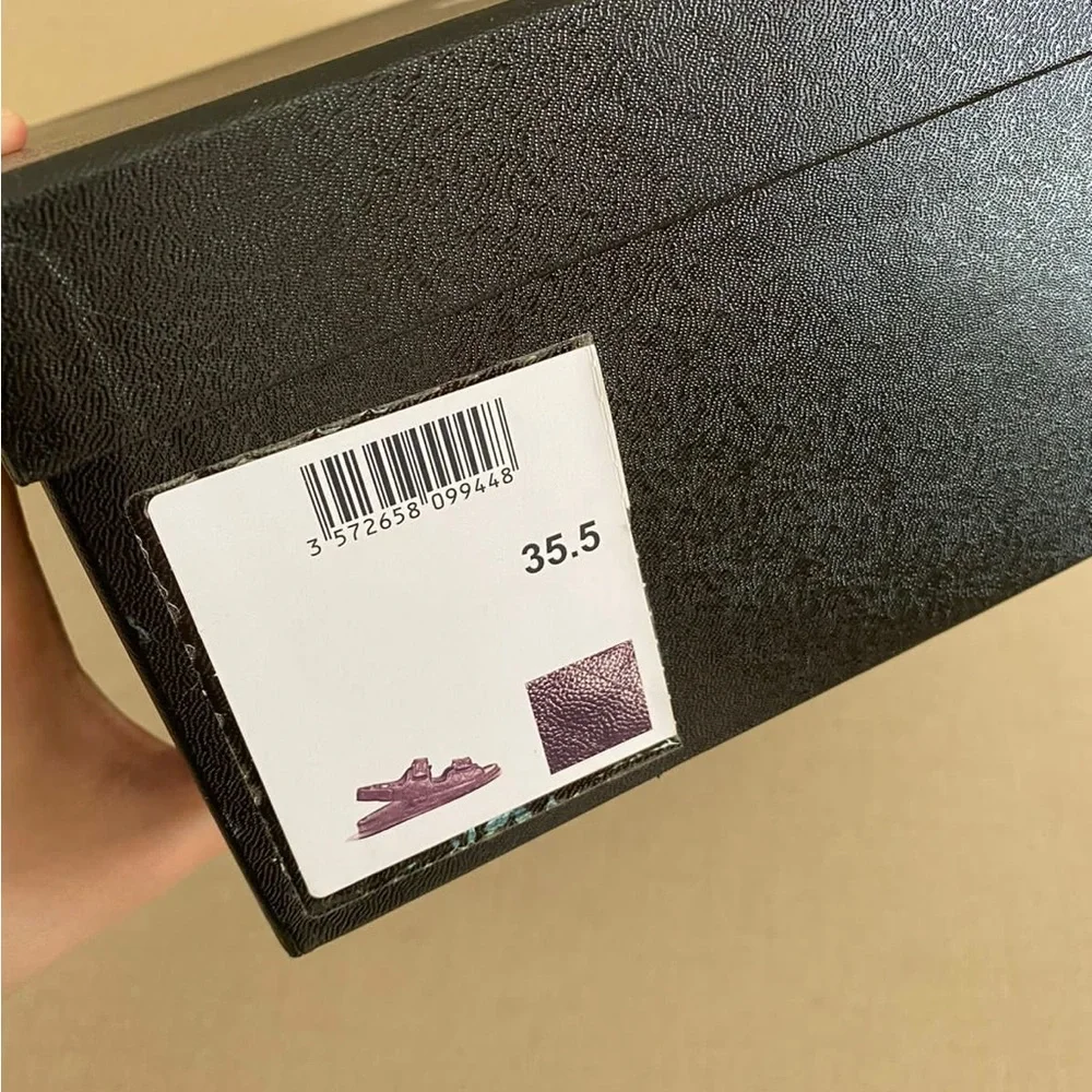 ** SOLD ** CHANEL CC DAD SANDALS - Picture 13 of 13